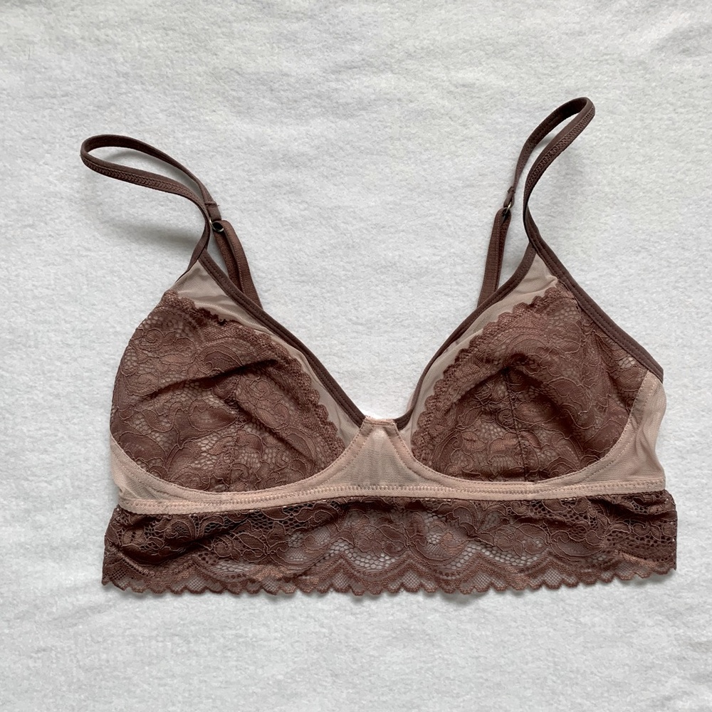 Gillian O’Malley long line lace bra